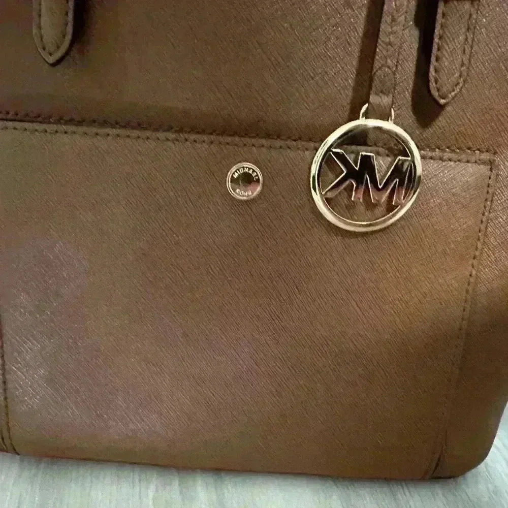 Michael Kors Tote Bag Brown Leather Shoulder Bag MK Charm Gold Hardware - Picture 3 of 14